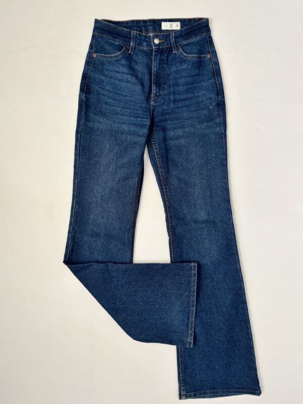 Jeans oscuros flare Talla 28