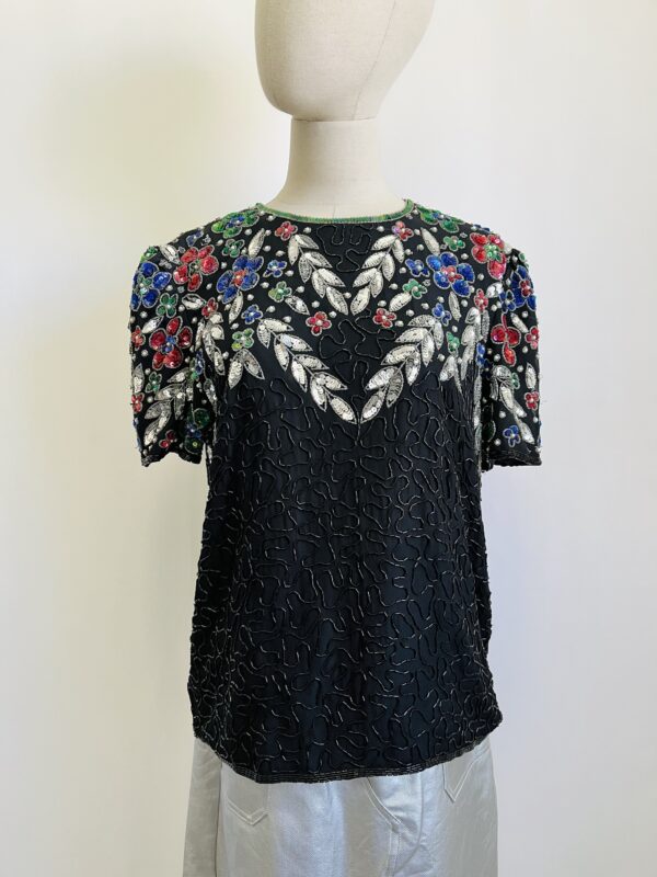 Blusa negra con pedrería, Talla M - Image 2