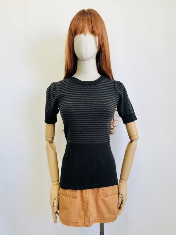 Blusa negra con rayas, Talla S