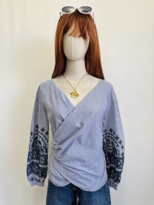 Blusa envolvente mangas bordadas, Talla S