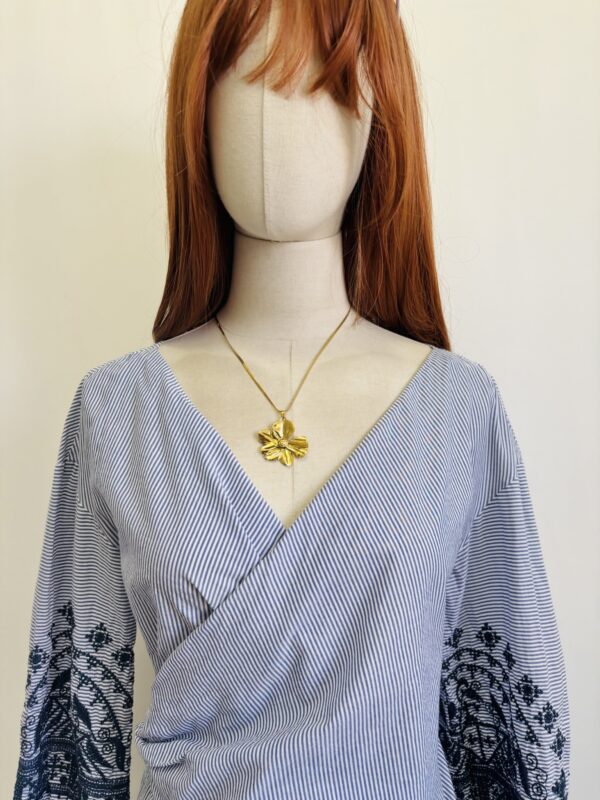 Blusa envolvente mangas bordadas, Talla S - Image 2
