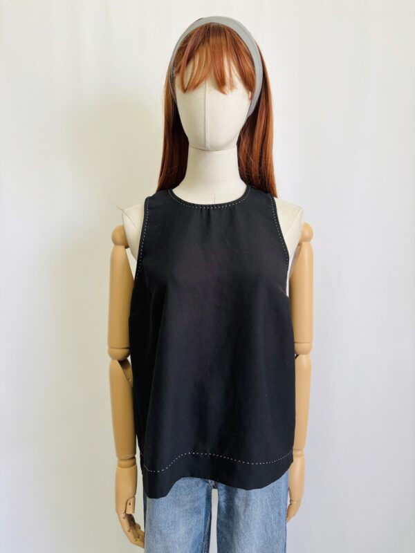 Blusa sin mangas negra, Talla L