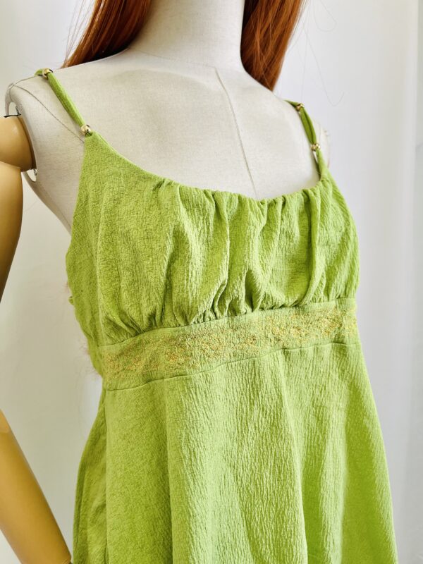 Blusa verde de tirantes, Talla M-L - Image 2