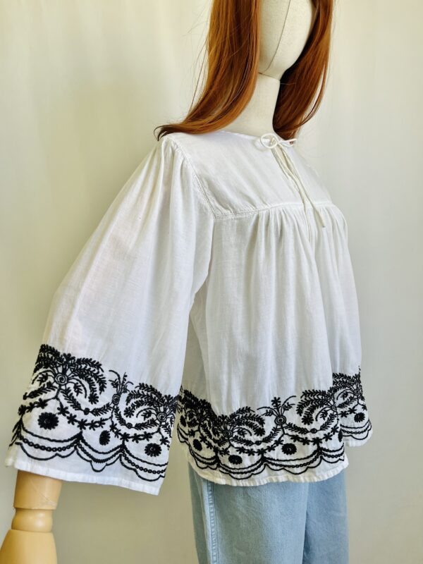 Blusa blanca holgada, Talla L - Image 2
