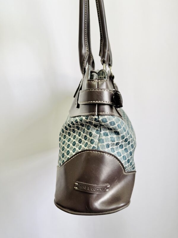 Bolso baguette café con azul - Image 2