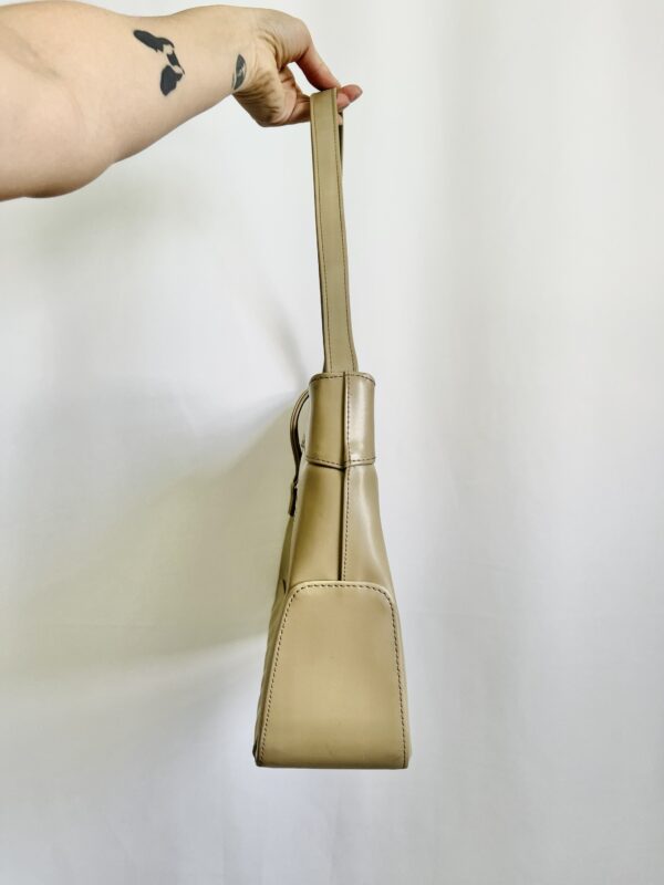 Bolso amplio beige - Image 2