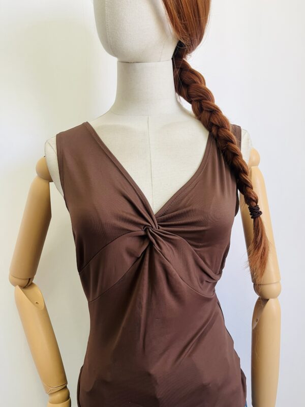 Blusa café fruncido en pecho, Talla S - Image 2