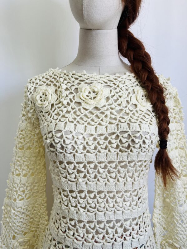 Blusa larga con flores tejida, Talla S-M - Image 2