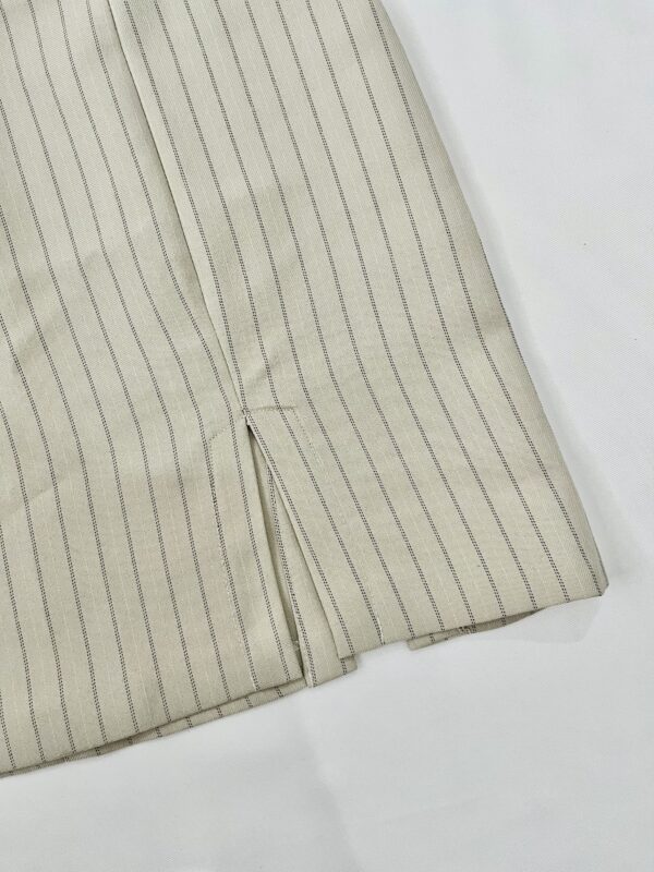 Falda corta beige con rayas, Talla M - Image 2