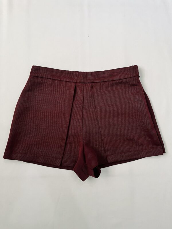 Short corto color vino,Talla S