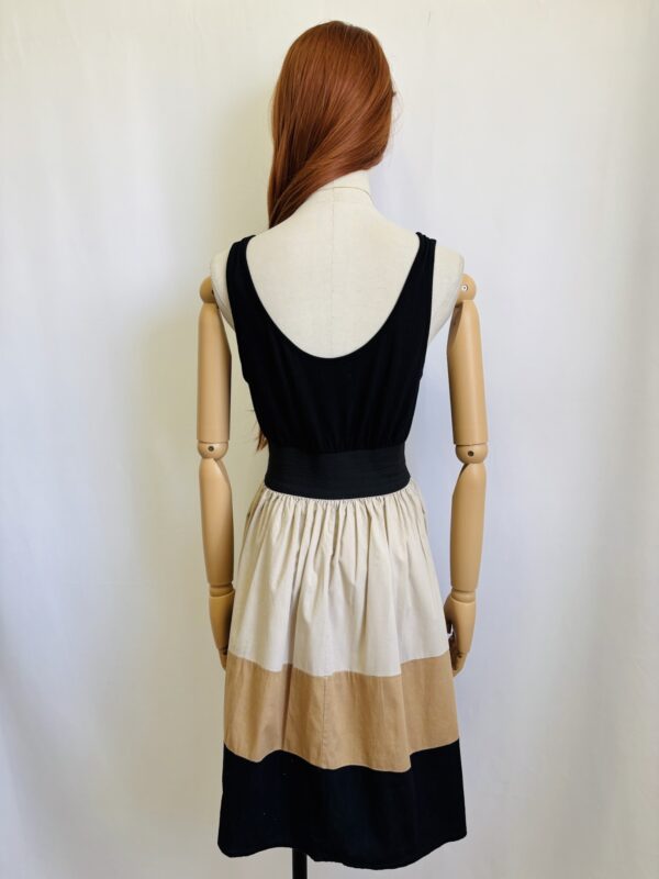 Vestido neutro con bolsas, Talla S-M - Image 3