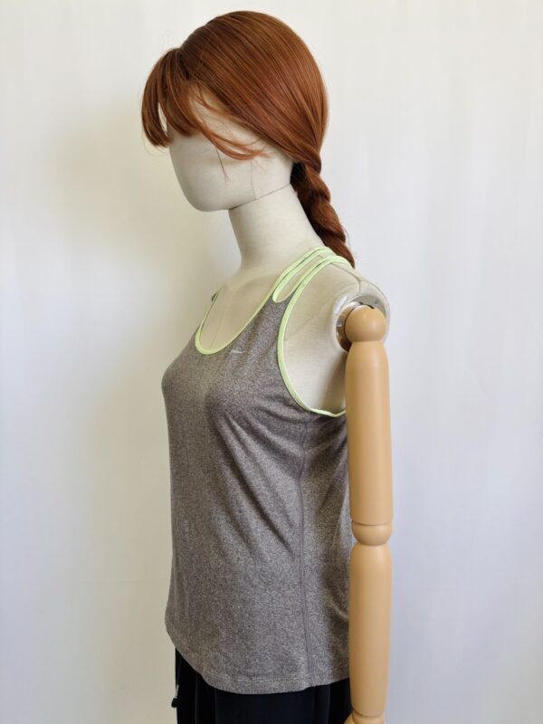 Blusa deportiva de tirantes, Talla M - Image 3