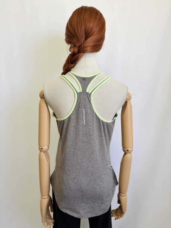Blusa deportiva de tirantes, Talla M - Image 2