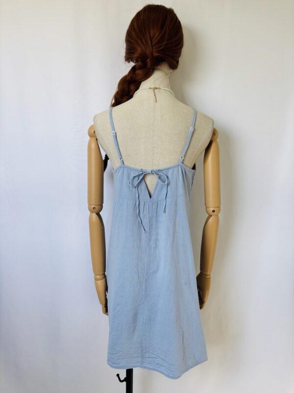 Vestido corto azul con margaritas, Talla M - Image 3