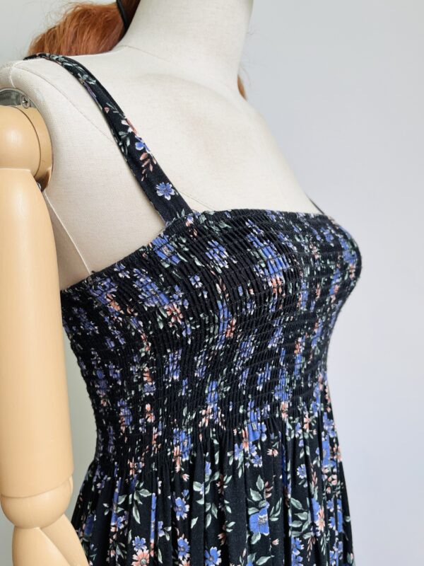 Vestido diseño de flores Talla M - Image 2