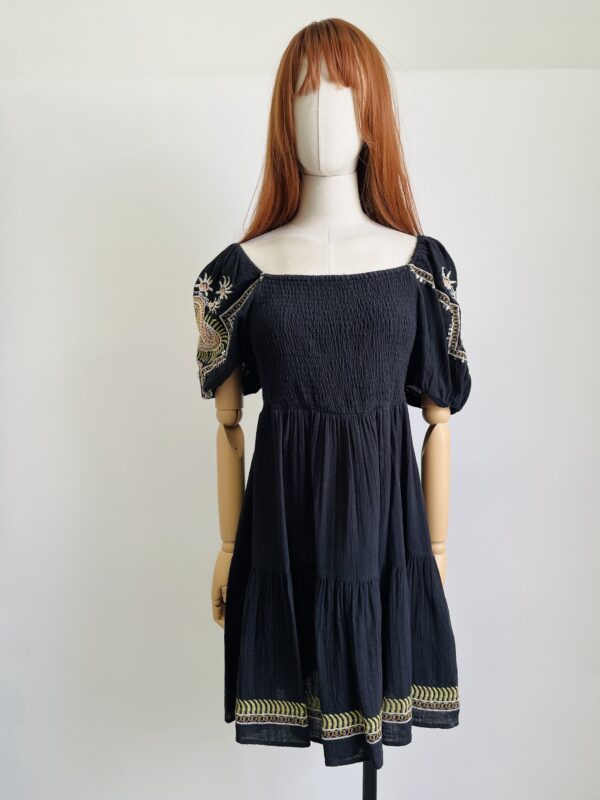 Vestido detalles en hombros Talla grande