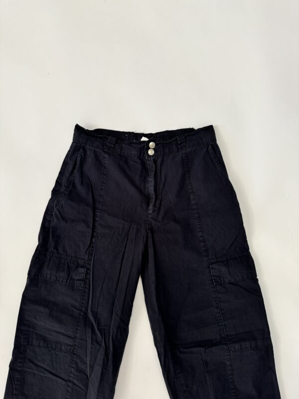 Pantalón cargo negro Talla S-M - Image 2