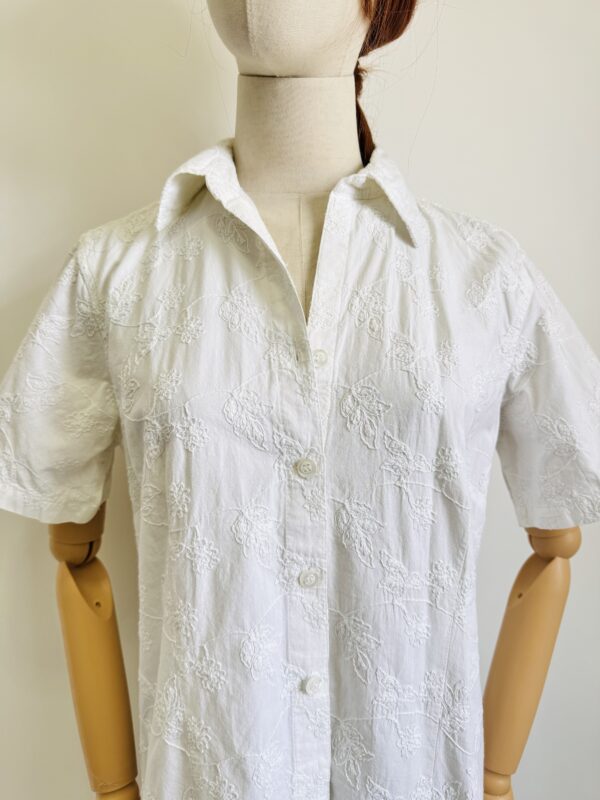 Camisa bordada Talla M - Image 2