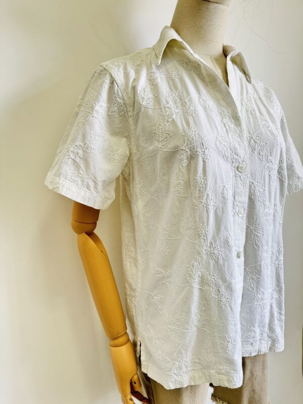 Camisa bordada Talla M - Image 3