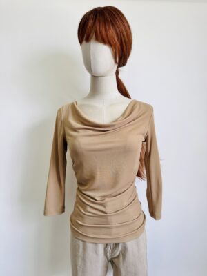 Blusa cuello caído Talla M