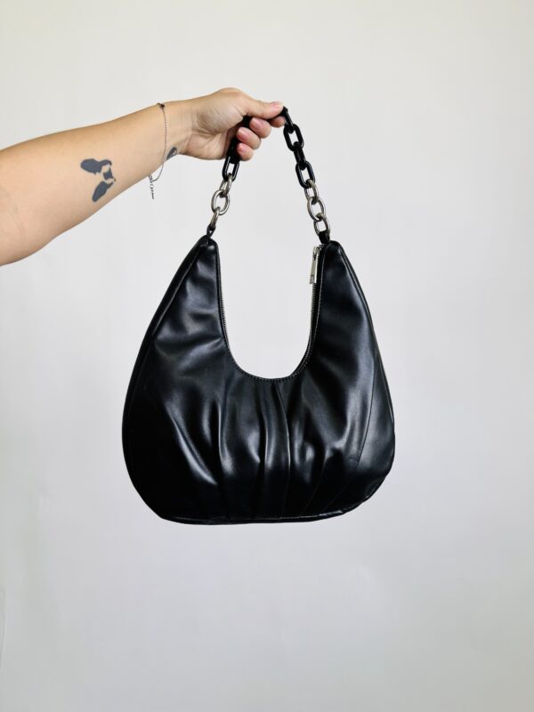 Bolso negro hombro mediano
