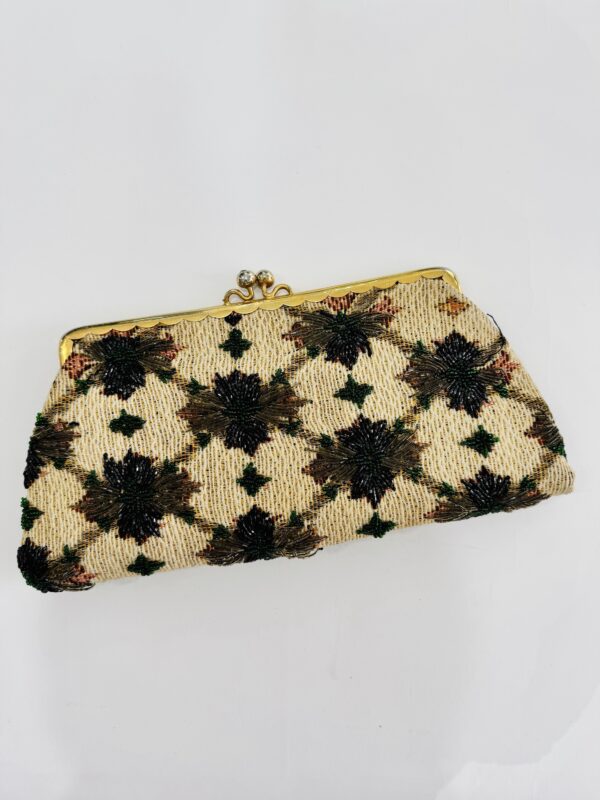 Bolso de mano bordado