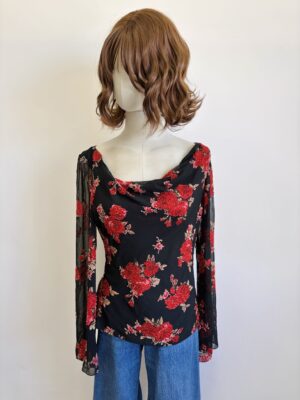 Blusa con aplicaciones Talla M