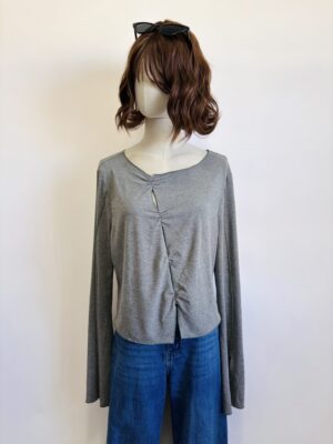 Blusa con corte a la mitad Talla S