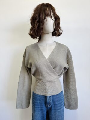 Blusa tipo su茅ter cruzado Talla S/M