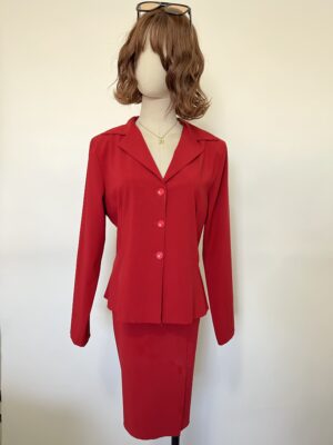 Conjunto saco y falda rojos Talla M