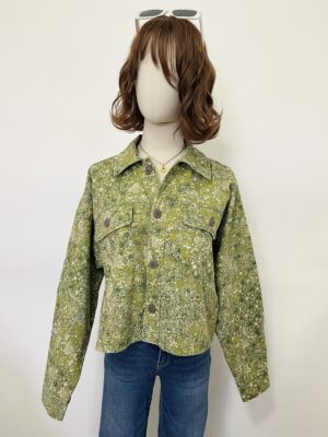 Sobrecamisa verde floreada nueva Talla S