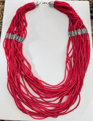 Collar tiras rojas