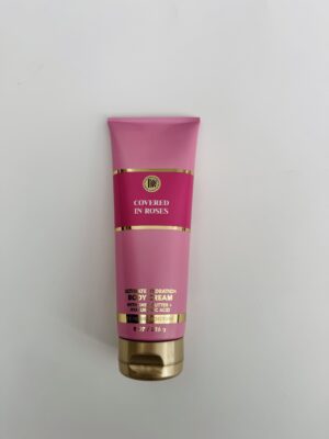 Crema covered in roses