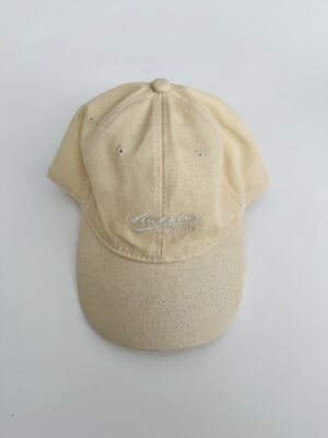 Gorra beige bordada