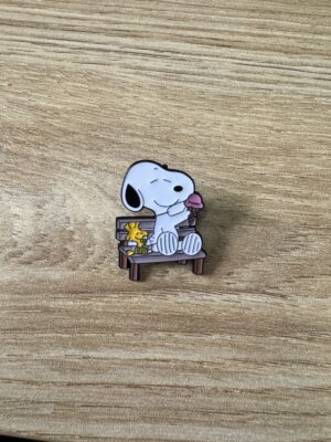 Pin Snoopy nieve