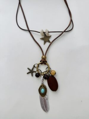 Collar largo boho pluma