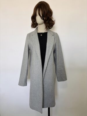 Levita gris Stradivarius Talla M